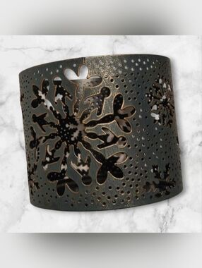 B&BW Snowflake Cutout Metal Candle Holder